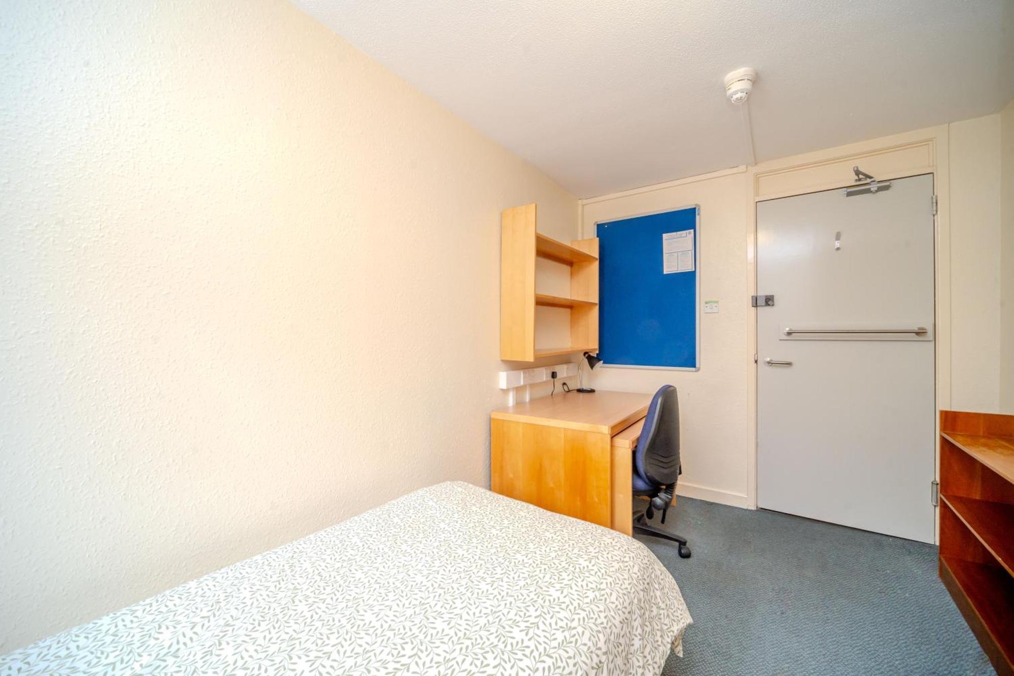 Joivy Budget 4,5 And 6 Bed Private Flats, In Historic Old Town (Adults Only) EDI Eksteriør bilde